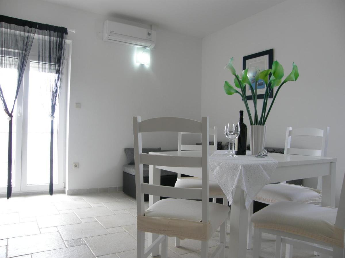 Apartments Belegrata Biograd Na Moru Habitación foto